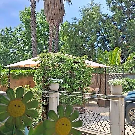 Casa Althea 3* 밀로